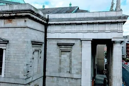 Metrostays - O'connell Street 84-2 *